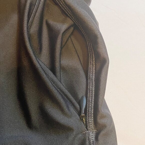 Under Armour Compression Heatgear Capris Medium - Picture 4 of 7